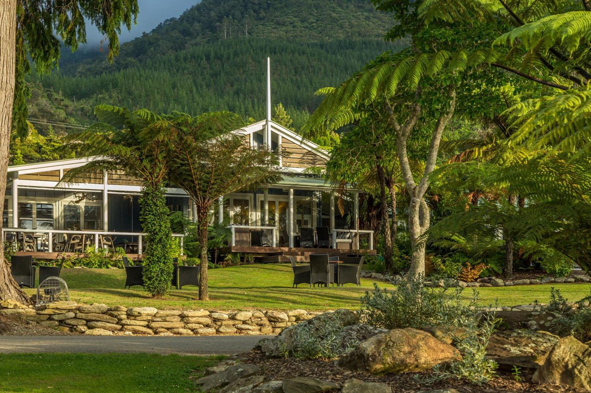 Raetihi Lodge Kenepuru Sounds Екстериор снимка